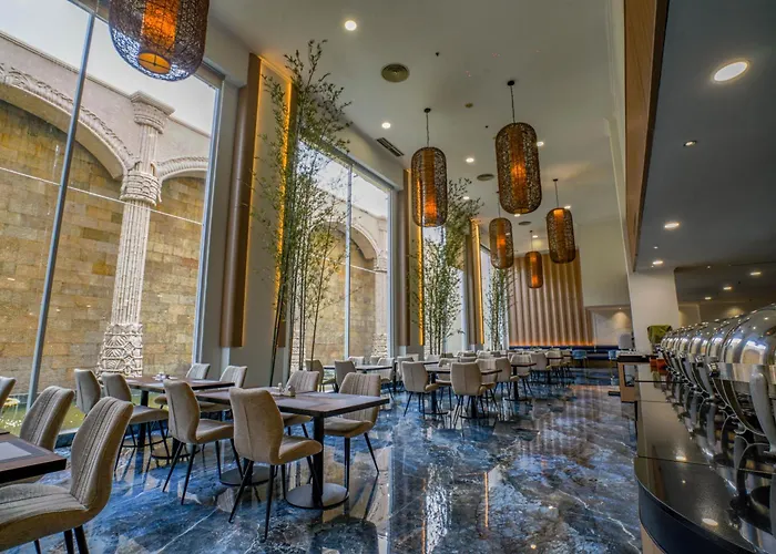 Harmoni One Convention Hotel And Service Apartments